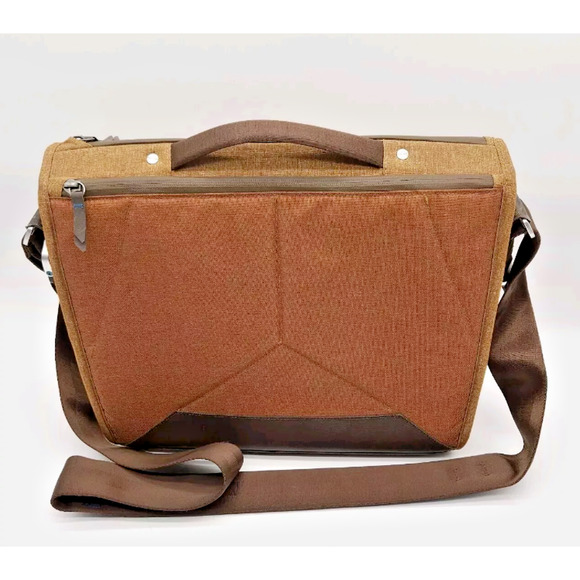 Peak Design The Everyday Messenger 15" Camera Laptop Work Bag Brown Discontinued - Picture 1 of 12